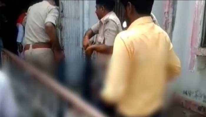 बिहार में एक और मॉब लिंचिंग, भीड़ का शिकार बना रेलवे कर्मचारी पर गोली चलाने वाला लुटेरा बिहार में एक और मॉब लिंचिंग, भीड़ का शिकार बना रेलवे कर्मचारी पर गोली चलाने वाला लुटेरा