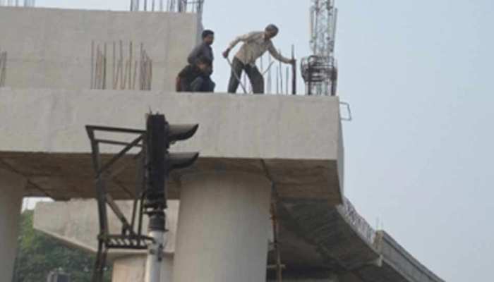 जालौन: विकास के लिए पेश की मिसाल, पुल के निर्माण के लिए रजामंदी से हटाएं मंदिर और मस्जिद जालौन: विकास के लिए पेश की मिसाल, पुल के निर्माण के लिए रजामंदी से हटाएं मंदिर और मस्जिद