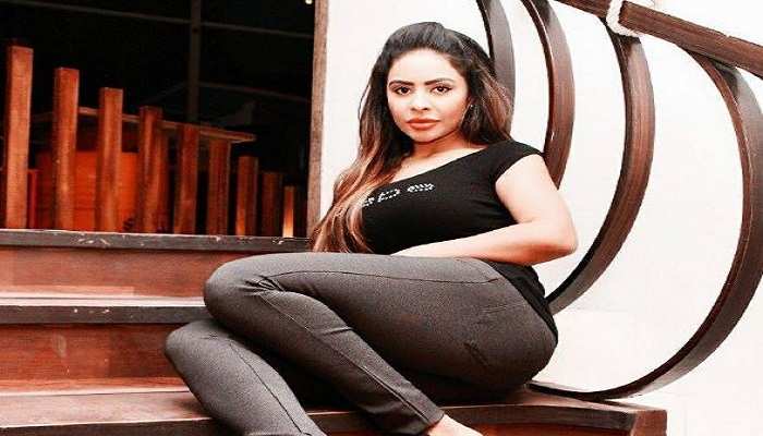 विवादित एक्ट्रेस श्री रेड्डी ने पोस्ट लिख कर सचिन तेंदुलकर पर लगाए आरोप, जमकर हुईं ट्रोल विवादित एक्ट्रेस श्री रेड्डी ने पोस्ट लिख कर सचिन तेंदुलकर पर लगाए आरोप, जमकर हुईं ट्रोल