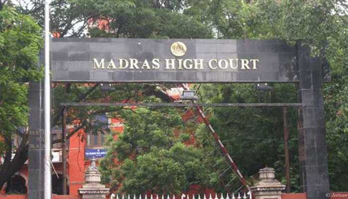 पुडुचेरी के कांग्रेस विधायक ने मद्रास HC से कहा: संविधान का मजाक बना रही हैं उपराज्यपाल बेदी पुडुचेरी के कांग्रेस विधायक ने मद्रास HC से कहा: संविधान का मजाक बना रही हैं उपराज्यपाल बेदी