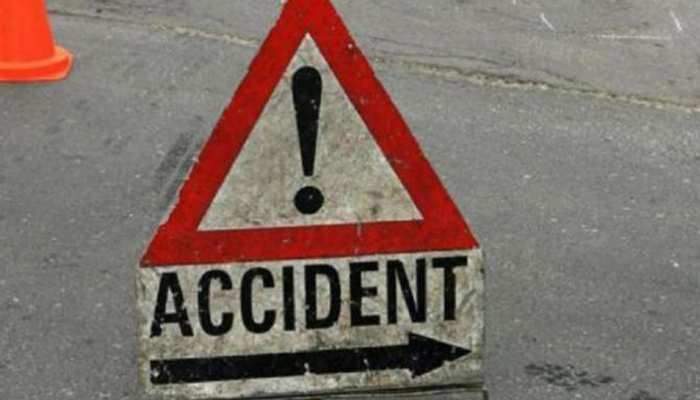 खंडवाः सड़क दुर्घटना में दो पत्रकारों की मौत, दो घायल खंडवाः सड़क दुर्घटना में दो पत्रकारों की मौत, दो घायल