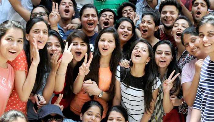 CBSE: 12वीं बोर्ड की परीक्षा देने वाले छात्रों के लिए राहत वाली खबर, इस विषय के प्रश्न-पत्र का पैटर्न बदला CBSE: 12वीं बोर्ड की परीक्षा देने वाले छात्रों के लिए राहत वाली खबर, इस विषय के प्रश्न-पत्र का पैटर्न बदला