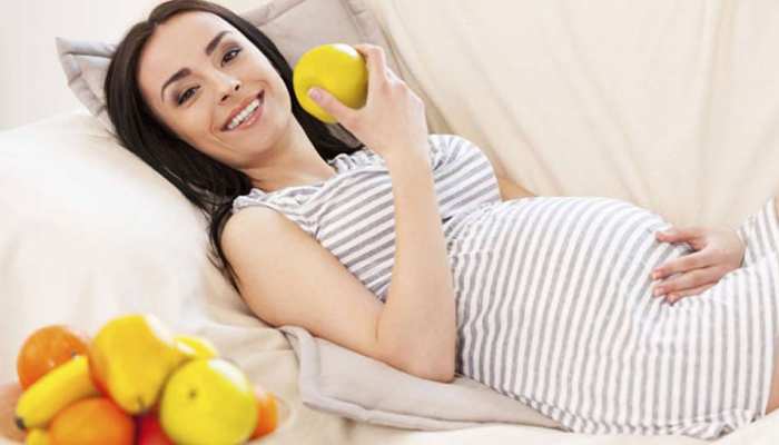 Pregnancy Food: प्रेग्नेंसी के दौरान व्रत रखने से पहले जान लें डॉक्टर की सलाह Pregnancy Food: प्रेग्नेंसी के दौरान व्रत रखने से पहले जान लें डॉक्टर की सलाह