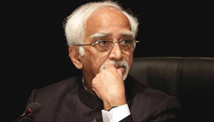 पूर्व उप राष्ट्रपति अंसारी ने सरकार पर साधा निशाना, गुजरात दंगों पर कह दी यह बात पूर्व उप राष्ट्रपति अंसारी ने सरकार पर साधा निशाना, गुजरात दंगों पर कह दी यह बात