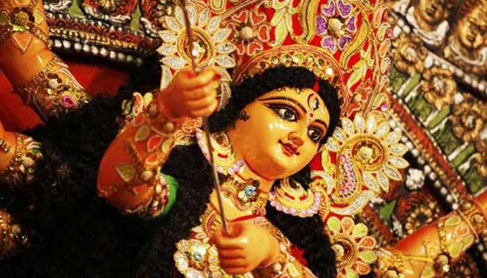 राशिफल 18 अक्टूबर : इन राशिवालों के लिए खास है नवरात्र का आखिरी दिन, इन क्षेत्रों में मिलेगी सफलता राशिफल 18 अक्टूबर : इन राशिवालों के लिए खास है नवरात्र का आखिरी दिन, इन क्षेत्रों में मिलेगी सफलता