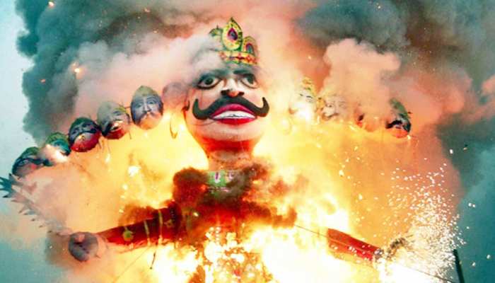 दशहरा 2018: इस शुभ मुहूर्त पर किया जाएगा रावण दहन, देशभर में विजयदशमी की धूम दशहरा 2018: इस शुभ मुहूर्त पर किया जाएगा रावण दहन, देशभर में विजयदशमी की धूम