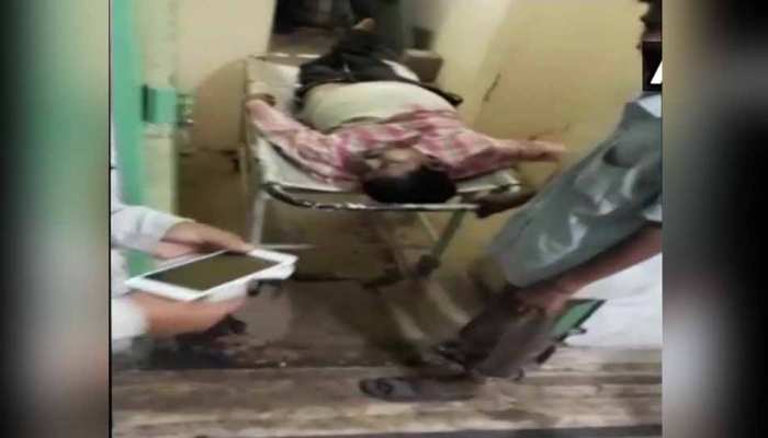 पश्चिम बंगाल : हावड़ा के संतरागाछी रेलवे स्टेशन पर भगदड़ में 2 की मौत, ममता ने रेलवे को कोसा पश्चिम बंगाल : हावड़ा के संतरागाछी रेलवे स्टेशन पर भगदड़ में 2 की मौत, ममता ने रेलवे को कोसा