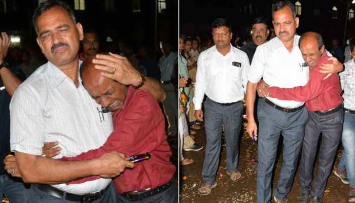 VIDEO: पुलिस अफसर के तबादले पर साथी कर्मचारी हुए भावुक, दी अनोखी विदाई VIDEO: पुलिस अफसर के तबादले पर साथी कर्मचारी हुए भावुक, दी अनोखी विदाई