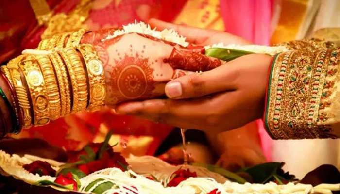 देवउठनी एकादशी 2018 : साल की सबसे शुभ एकादशी आज, गुरु के योग बदलने से नहीं बजेगी शहनाई देवउठनी एकादशी 2018 : साल की सबसे शुभ एकादशी आज, गुरु के योग बदलने से नहीं बजेगी शहनाई