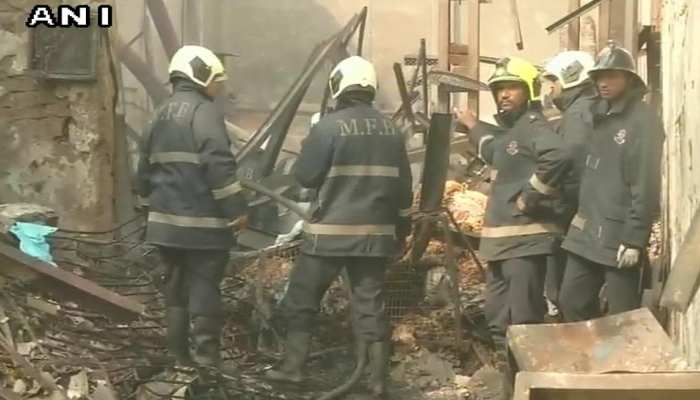 महाराष्ट्र सरकार का दावा, 10 साल में आग की 49,000 हुईं घटनाएं, 609 की मौत महाराष्ट्र सरकार का दावा, 10 साल में आग की 49,000 हुईं घटनाएं, 609 की मौत