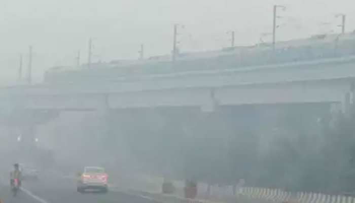 सावधान! दिल्ली का पॉल्यूशन छीन रहा है आपकी लाइफ के 4 साल सावधान! दिल्ली का पॉल्यूशन छीन रहा है आपकी लाइफ के 4 साल