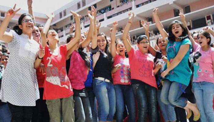 IIM के अखाड़े में अब बेटियां बन रहीं नई 'सुल्तान', घर के बाद अब चलीं इंटरनेशनल कंपनियां संभालने IIM के अखाड़े में अब बेटियां बन रहीं नई 'सुल्तान', घर के बाद अब चलीं इंटरनेशनल कंपनियां संभालने