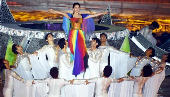 वर्ल्ड कप की ओपनिंग सेरेमनी में एआर रहमान ने गाया, ‘जय हिंद-जय इंडिया’, शाहरुख बोले- चक दे इंडिया वर्ल्ड कप की ओपनिंग सेरेमनी में एआर रहमान ने गाया, ‘जय हिंद-जय इंडिया’, शाहरुख बोले- चक दे इंडिया