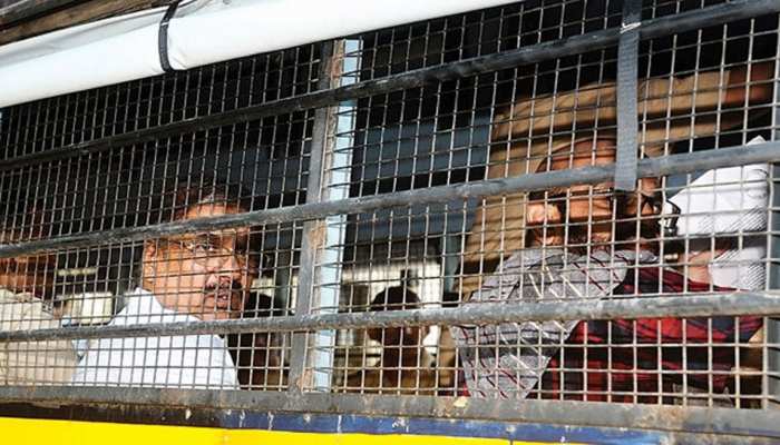 1993 बम विस्फोट : मुख्य आरोपी के खिलाफ CBI ने सप्लीमेंट्री चार्जशीट दायर की 1993 बम विस्फोट : मुख्य आरोपी के खिलाफ CBI ने सप्लीमेंट्री चार्जशीट दायर की