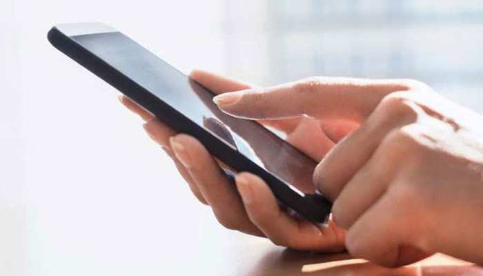 TRAI ने टेलीकॉम कंपनियों को फटकारा, कहा - पर्याप्त बैलेंस रखने वाले ग्राहकों की सेवाएं बंद न करें TRAI ने टेलीकॉम कंपनियों को फटकारा, कहा - पर्याप्त बैलेंस रखने वाले ग्राहकों की सेवाएं बंद न करें