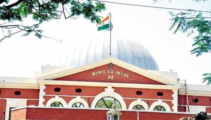 फर्जी सरेंडर केस में 14 दिसंबर को आएगा रांची HC का फैसला, 514 युवकों ने किया था आत्मसमर्पण फर्जी सरेंडर केस में 14 दिसंबर को आएगा रांची HC का फैसला, 514 युवकों ने किया था आत्मसमर्पण