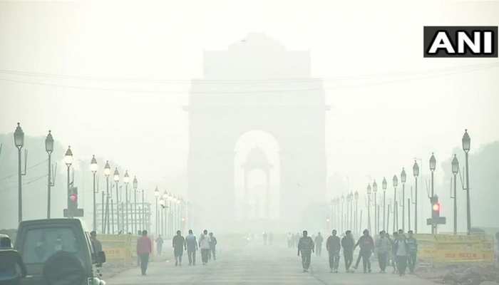 शनिवार को भी दिल्ली में छाई रही धुंध, 'बेहद खराब' है हवा शनिवार को भी दिल्ली में छाई रही धुंध, 'बेहद खराब' है हवा