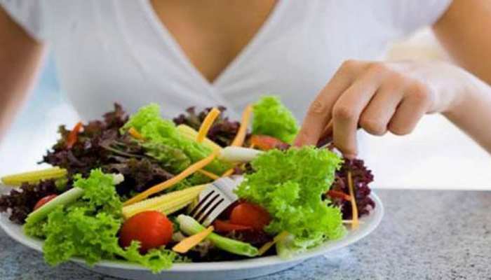 Food Facts : इस स्कूल में बैन है वेजिटेरियन खाना, दूध बेचना भी है मना Food Facts : इस स्कूल में बैन है वेजिटेरियन खाना, दूध बेचना भी है मना