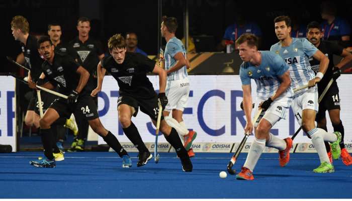 Hockey World Cup 2018: ओलंपिक चैंपियन अर्जेंटीना ने न्यूजीलैंड को हराया, क्वार्टर फाइनल में जगह पक्की Hockey World Cup 2018: ओलंपिक चैंपियन अर्जेंटीना ने न्यूजीलैंड को हराया, क्वार्टर फाइनल में जगह पक्की