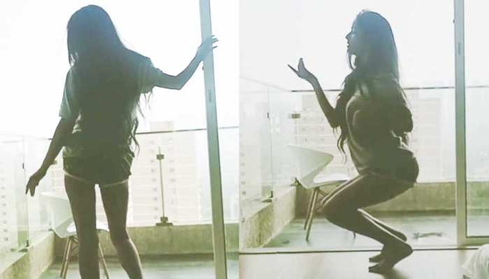 एक बार फिर चर्चा में आईं पूनम पांडे, इंटरनेट पर वायरल हुआ इनके मूव्ज का VIDEO