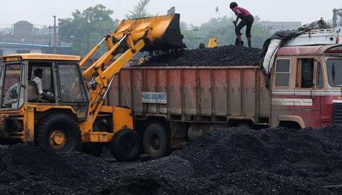 Coal Scam: पूर्व कोयला सचिव समेत तीन को 3 साल की सजा, जमानत मिली Coal Scam: पूर्व कोयला सचिव समेत तीन को 3 साल की सजा, जमानत मिली