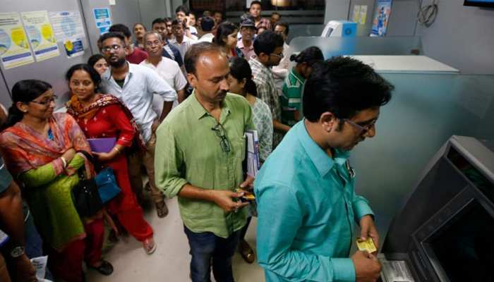 जेब में डेबिट कार्ड रखने का झंझट होगा खत्म, बिना ATM के ही निकलेगा कैश जेब में डेबिट कार्ड रखने का झंझट होगा खत्म, बिना ATM के ही निकलेगा कैश