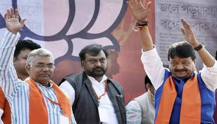 पश्चिम बंगाल: हाईकोर्ट की मनाही के बाद भी BJP ने की मीटिंग, कैलाश विजयवर्गीय समेत इन नेताओं पर FIR पश्चिम बंगाल: हाईकोर्ट की मनाही के बाद भी BJP ने की मीटिंग, कैलाश विजयवर्गीय समेत इन नेताओं पर FIR
