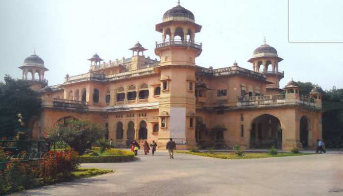 इलाहाबाद यूनिवर्सिटी का नाम भी बदलने की सिफारिश, कुलपति ने सरकार को भेजा प्रस्ताव इलाहाबाद यूनिवर्सिटी का नाम भी बदलने की सिफारिश, कुलपति ने सरकार को भेजा प्रस्ताव