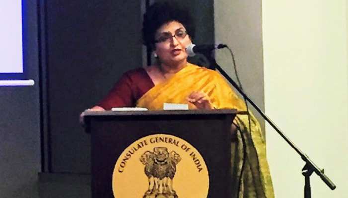 हिंदी का भविष्य केवल एक बोली के रूप में सिमटकर रह जाएगा: कविता वाचक्नवी हिंदी का भविष्य केवल एक बोली के रूप में सिमटकर रह जाएगा: कविता वाचक्नवी