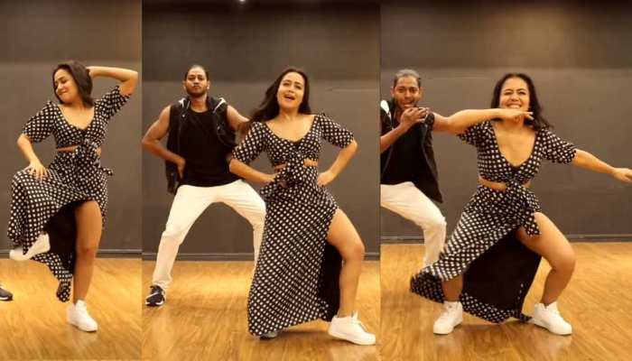 Video: रणवीर सिंह की 'सिंबा' के गाने पर नेहा कक्कड़ ने कुछ ऐसे 'मारी आंख..', देखें Dance Video: रणवीर सिंह की 'सिंबा' के गाने पर नेहा कक्कड़ ने कुछ ऐसे 'मारी आंख..', देखें Dance