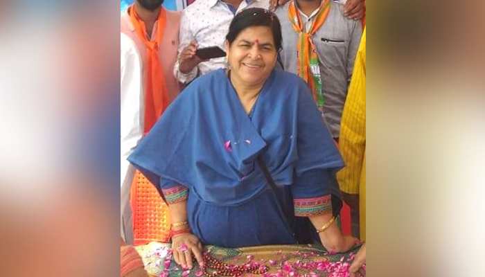 महू की कठिन चुनावी परीक्षा में उषा ठाकुर पास, हारे हुए उम्मीदवार ने लगाया EVM बदलने का आरोप महू की कठिन चुनावी परीक्षा में उषा ठाकुर पास, हारे हुए उम्मीदवार ने लगाया EVM बदलने का आरोप