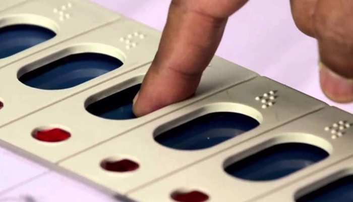 राजस्थान: सबसे अमीर उम्मीदवार वोटों के मामले में रही कंगाल, वहीं एक उम्मीदवार खोज रहा अपने 6 वोटर्स राजस्थान: सबसे अमीर उम्मीदवार वोटों के मामले में रही कंगाल, वहीं एक उम्मीदवार खोज रहा अपने 6 वोटर्स