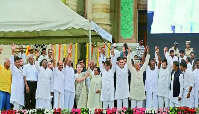 चार्टर्ड प्लेन से शपथ ग्रहण समारोहों में पहुंचेंगे दिग्गज नेता, दिखेगी 2019 के महागठबंधन की झलक चार्टर्ड प्लेन से शपथ ग्रहण समारोहों में पहुंचेंगे दिग्गज नेता, दिखेगी 2019 के महागठबंधन की झलक