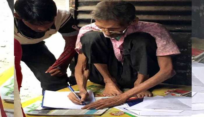 80 साल के 'दरख्वास्त दादू', जो सुनते हैं लोगों की फरियाद और लिखते हैं अर्जियां! 80 साल के 'दरख्वास्त दादू', जो सुनते हैं लोगों की फरियाद और लिखते हैं अर्जियां!