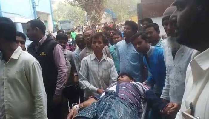 पश्चिम बंगाल : कूचबिहार में प्राइमरी स्कूल में दिनदहाड़े गोलीबारी, दो शिक्षक घायल पश्चिम बंगाल : कूचबिहार में प्राइमरी स्कूल में दिनदहाड़े गोलीबारी, दो शिक्षक घायल