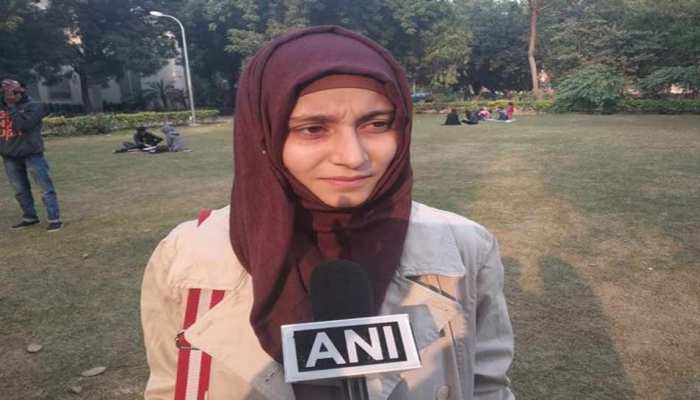 दिल्ली और पुणे में छात्राओं ने हिजाब हटाने से किया इनकार तो नहीं देने दी NET परीक्षा दिल्ली और पुणे में छात्राओं ने हिजाब हटाने से किया इनकार तो नहीं देने दी NET परीक्षा