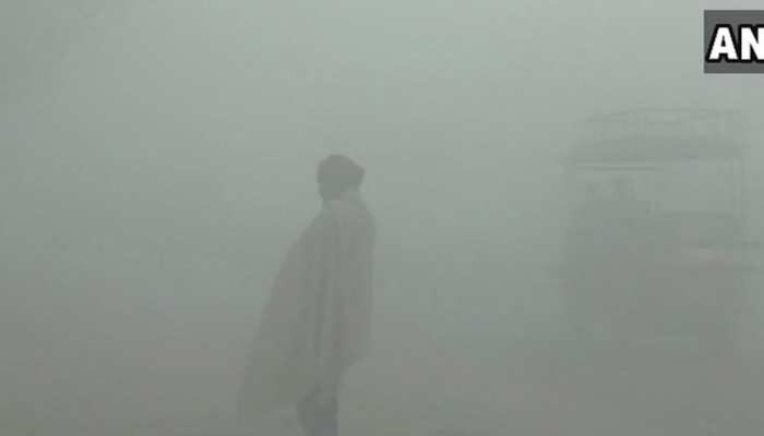 उत्तर भारत में सर्दी का सितम, UP में कोहरे की मार, करनाल में शून्य हुआ तापमान उत्तर भारत में सर्दी का सितम, UP में कोहरे की मार, करनाल में शून्य हुआ तापमान