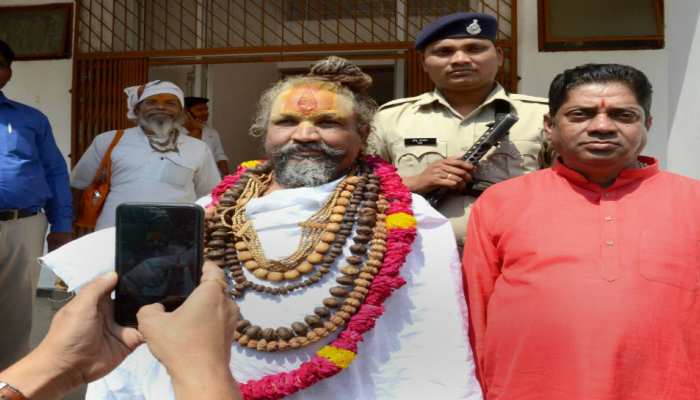 MP: 'हनुमान जी वाले बयान पर सार्वजनिक तौर पर माफी मागें CM योगी'- कंप्यूटर बाबा MP: 'हनुमान जी वाले बयान पर सार्वजनिक तौर पर माफी मागें CM योगी'- कंप्यूटर बाबा