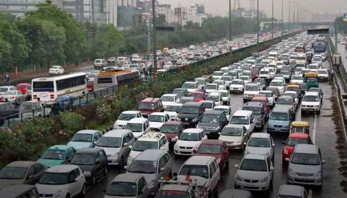 रहिए तैयार! दिल्ली में जल्द लागू हो सकता है Odd-Even फॉर्मूला... रहिए तैयार! दिल्ली में जल्द लागू हो सकता है Odd-Even फॉर्मूला...