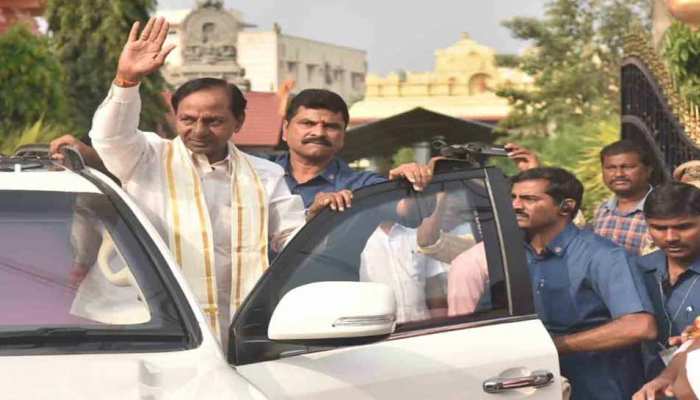 मिशन 2019: तीसरे मोर्चे की कवायद आगे बढ़ाने दिल्ली पहुंचे चंद्रशेखर राव, सुगबुगाहट तेज मिशन 2019: तीसरे मोर्चे की कवायद आगे बढ़ाने दिल्ली पहुंचे चंद्रशेखर राव, सुगबुगाहट तेज