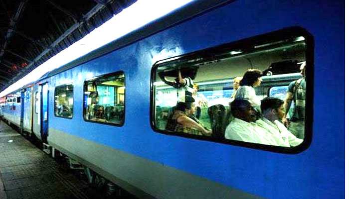 नए साल में यूपी वालों को मिलेगी सौगात, इन दो बड़े शहरों के बीच चलेगी हाईस्पीड ट्रेन नए साल में यूपी वालों को मिलेगी सौगात, इन दो बड़े शहरों के बीच चलेगी हाईस्पीड ट्रेन