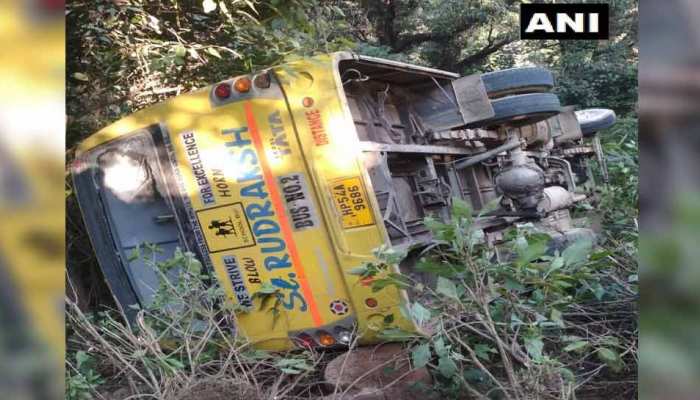 हिमाचल प्रदेश : PM मोदी की रैली में जा रहे 35 छात्र बस पलटने से हुए घायल हिमाचल प्रदेश : PM मोदी की रैली में जा रहे 35 छात्र बस पलटने से हुए घायल
