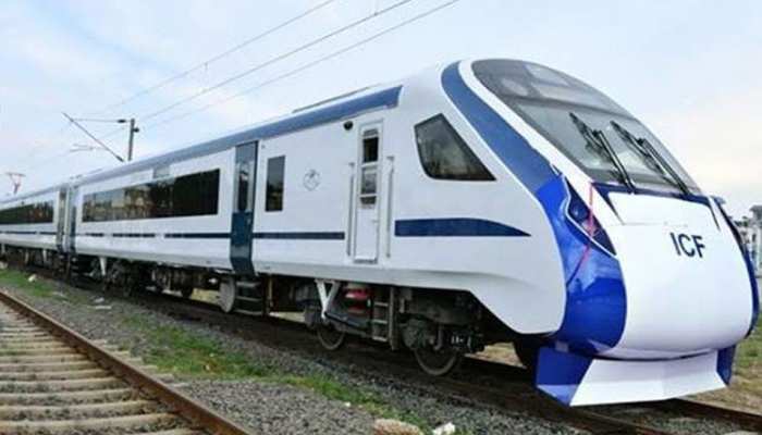 अब दिल्ली-इलाहाबाद के बीच होगा ट्रेन 18 का ट्रायल, सवा 6 घंटे में पहुंचेगी संगम नगरी अब दिल्ली-इलाहाबाद के बीच होगा ट्रेन 18 का ट्रायल, सवा 6 घंटे में पहुंचेगी संगम नगरी
