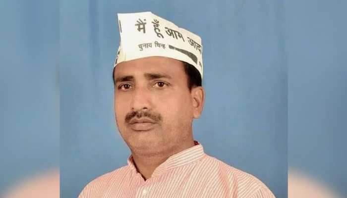 AAP का BJP से सवाल, 'संघ की शाखाओं पर कब रोक लगाएगी योगी सरकार' AAP का BJP से सवाल, 'संघ की शाखाओं पर कब रोक लगाएगी योगी सरकार'