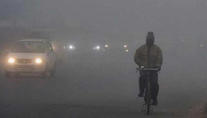 उत्तर भारत में जारी है शीत लहर का प्रकोप, दिल्ली में पारा 2.6 तक लुढ़का उत्तर भारत में जारी है शीत लहर का प्रकोप, दिल्ली में पारा 2.6 तक लुढ़का