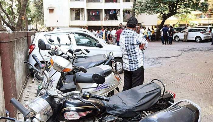 मुंबई की सरगम सोसायटी में आग से हादसा: बिल्डर की लापरवाही ऐसे पड़ी लोगों की जान पर भारी मुंबई की सरगम सोसायटी में आग से हादसा: बिल्डर की लापरवाही ऐसे पड़ी लोगों की जान पर भारी
