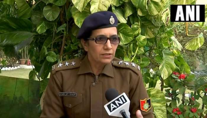 घुटने की मालिश करते हुए ब्रिटिश महिला को गलत तरीके से छुआ, स्पा कर्मचारी पर रेप केस घुटने की मालिश करते हुए ब्रिटिश महिला को गलत तरीके से छुआ, स्पा कर्मचारी पर रेप केस