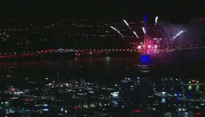 Happy New Year : दुनिया के इस शहर में सबसे पहले 2019 का स्वागत, देखें VIDEO Happy New Year : दुनिया के इस शहर में सबसे पहले 2019 का स्वागत, देखें VIDEO