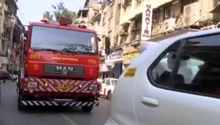 #myroadmyright: मुंबई के कई इलाकों में मौजूद है 'सरगम सोसाइटी', अवैध पार्किंग का बोलबाला #myroadmyright: मुंबई के कई इलाकों में मौजूद है 'सरगम सोसाइटी', अवैध पार्किंग का बोलबाला