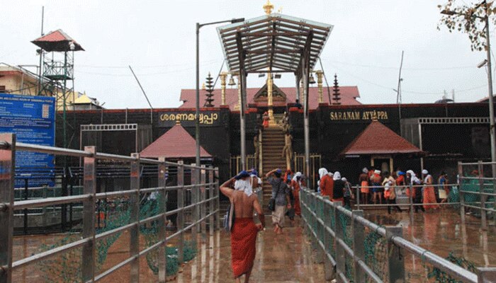 सबरीमाला: महिलाओं की एंट्री के बाद केरल में प्रदर्शन, शुद्धीकरण के लिए कपाट बंद सबरीमाला: महिलाओं की एंट्री के बाद केरल में प्रदर्शन, शुद्धीकरण के लिए कपाट बंद
